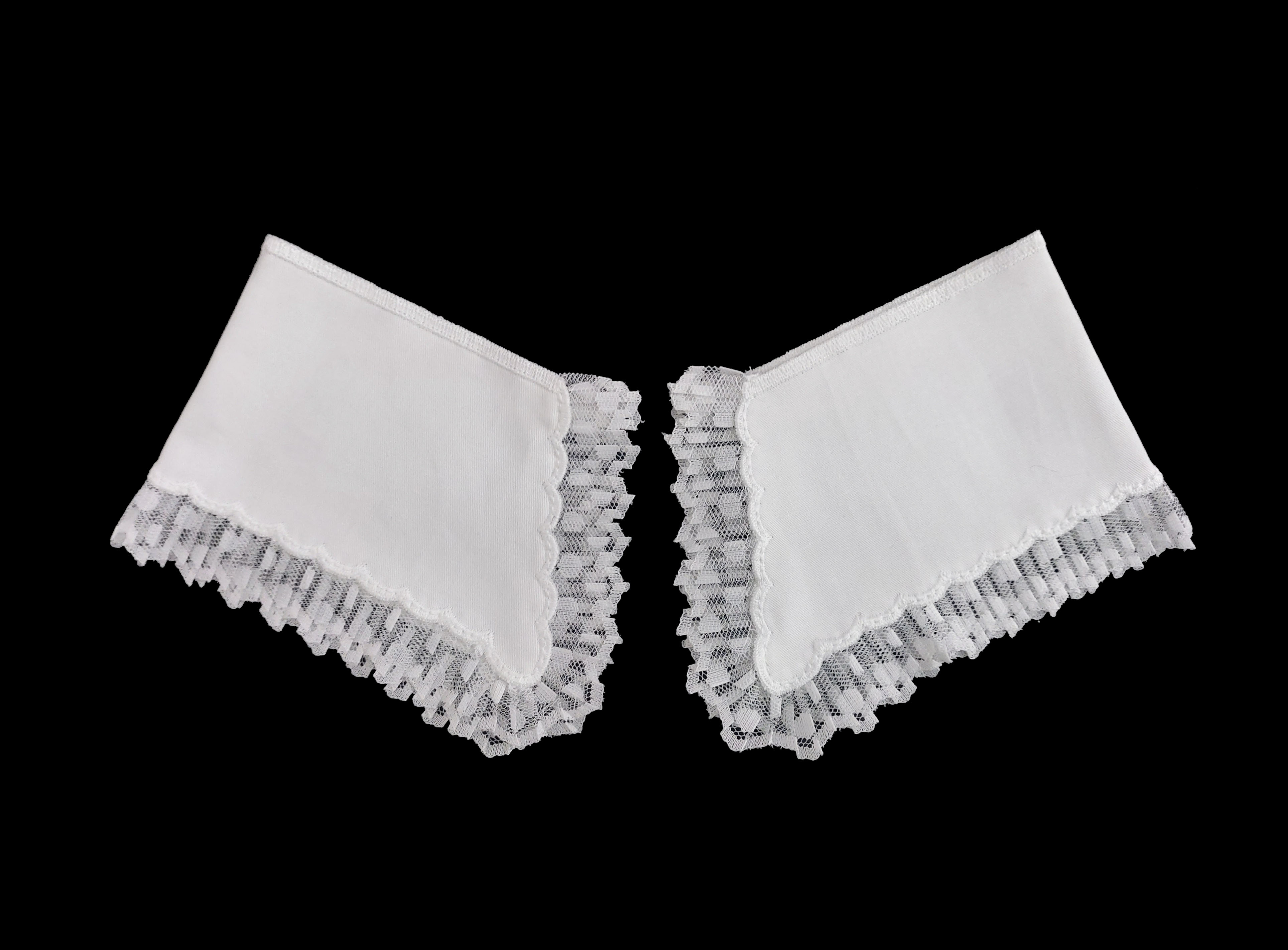 Cotton Cuffs With Ruffled Edges – Ulisse Fashion Art Details
